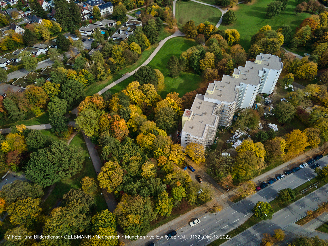 13.10.2022 - Fassadensanierung am Karl-Marx-Ring 53-57c in Neuperlach